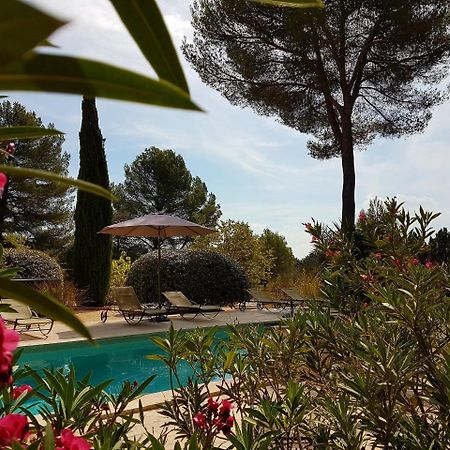 Les Mazets Du Luberon Bed & Breakfast Puget Exterior photo