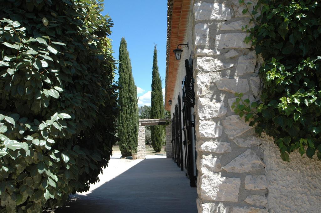 Les Mazets Du Luberon Bed & Breakfast Puget Exterior photo
