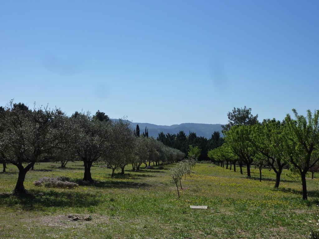 Les Mazets Du Luberon Bed & Breakfast Puget Exterior photo