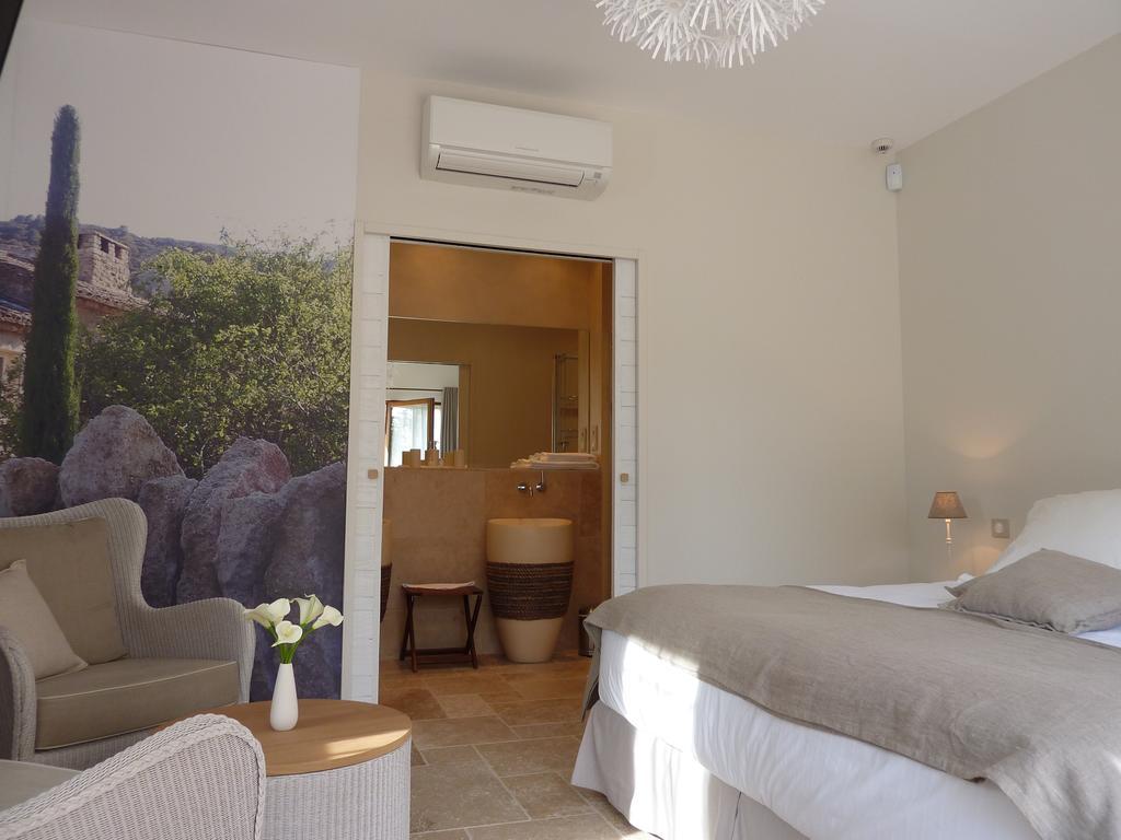 Les Mazets Du Luberon Bed & Breakfast Puget Room photo